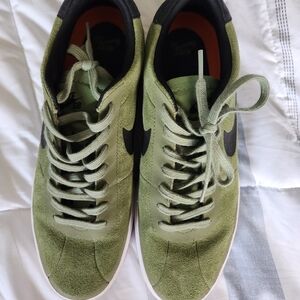 Nike Men's Green Suede Sneakers